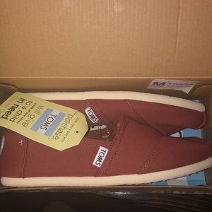 Toms women’s 6 NIB picante red